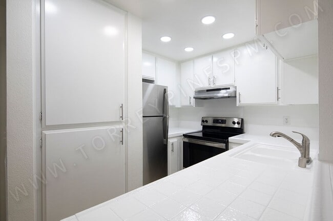 Building Photo - Beautiful 1 BR in the Heart of North Park ...