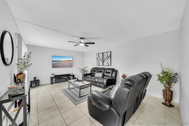 Building Photo - 2228 White Pine Cir