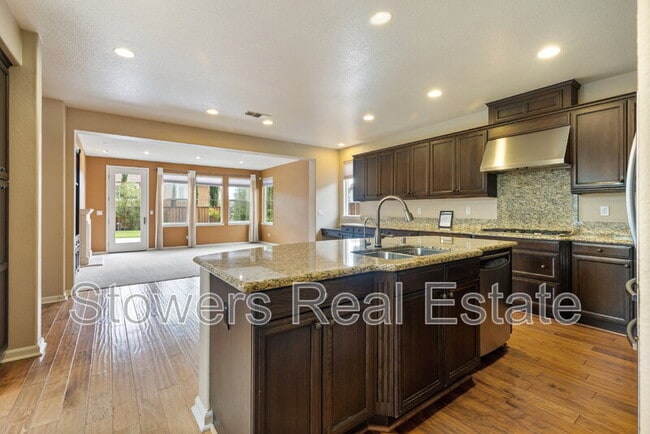 Building Photo - 2512 Piccadilly Cir