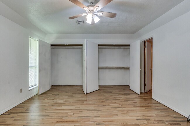 Building Photo - 7312/7314 Kings Manor Court