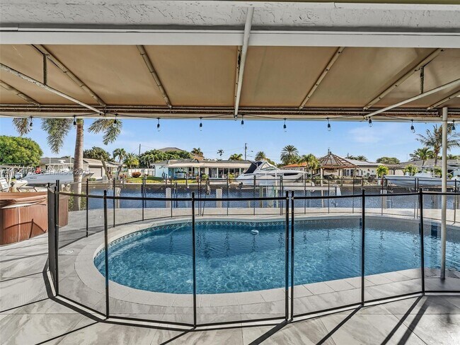 Building Photo - 440 SE 8th Ave