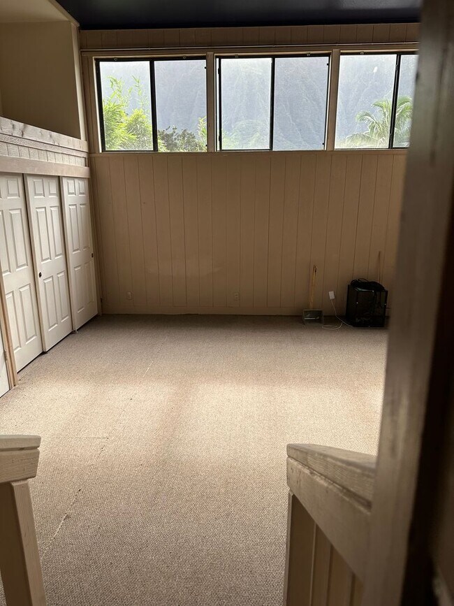 SPACIOUS STUDIO NEAR MARINE CORP BASE KANEOHE 47137 HUI O'O Pl