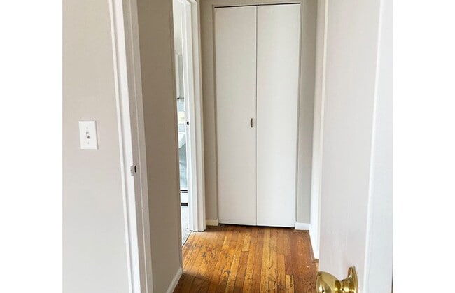 Building Photo - 539 Lowell Ave