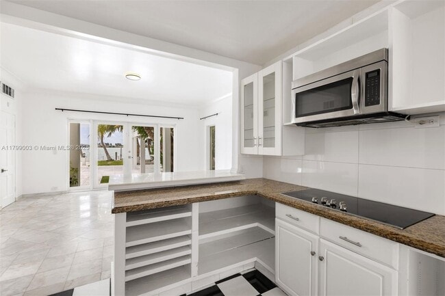 Building Photo - 610 Sabal Palm Rd
