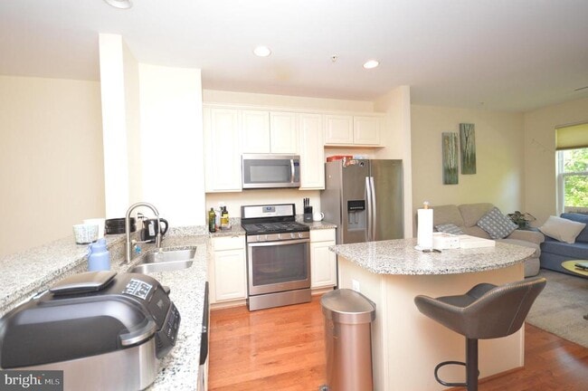 Building Photo - 1571 Renate Dr