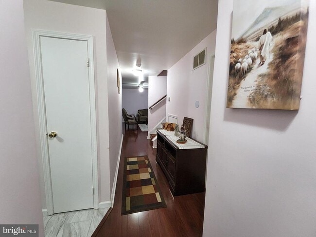 Building Photo - 2 Adam Ct