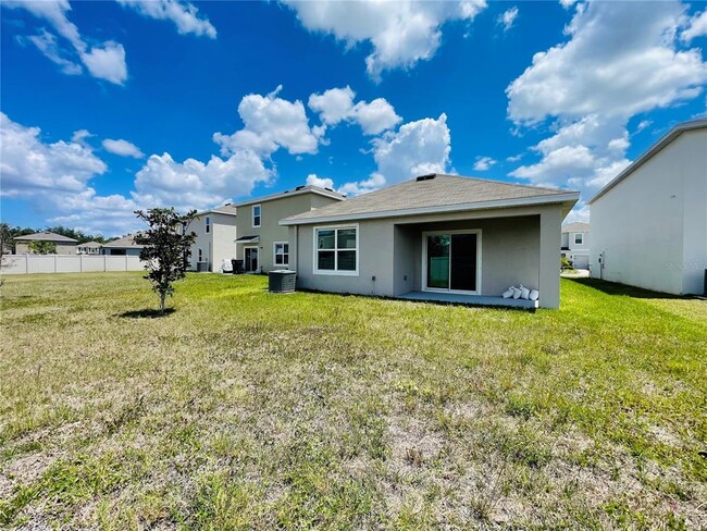 Building Photo - 17043 Oval Rum Dr