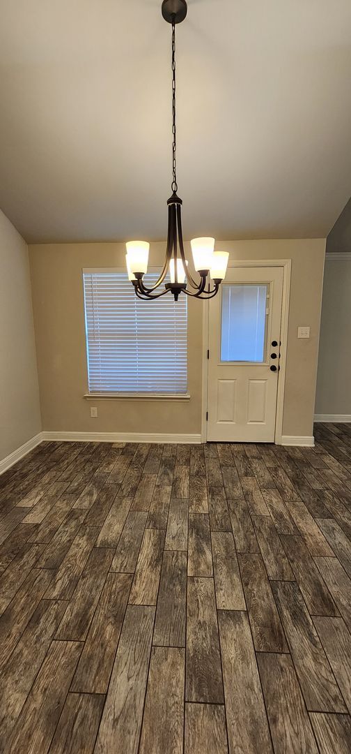 Building Photo - Gorgeous 3 bed/2 bath in Trimmier Estates ...