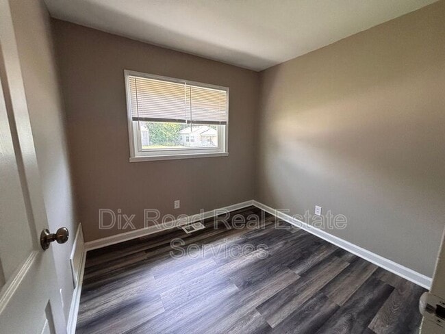 Building Photo - 3737 Runyon Ave