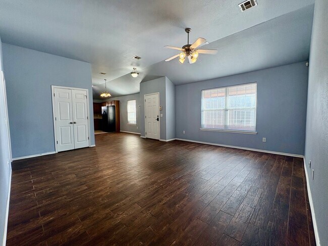 Building Photo - 806 Beaumont Square