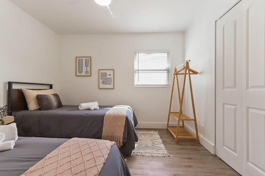 Bedroom 2 - View 2 (Furnished) - 6602 S Mascotte St