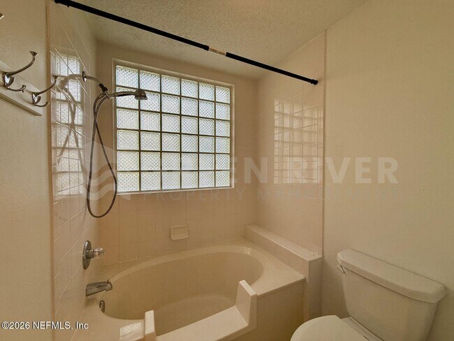 Building Photo - 204 Augusta Cir