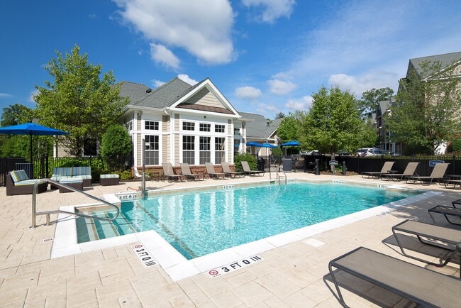 Building Photo - Huntington Townhomes
