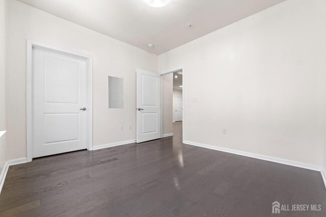 Building Photo - 434 Micali Way
