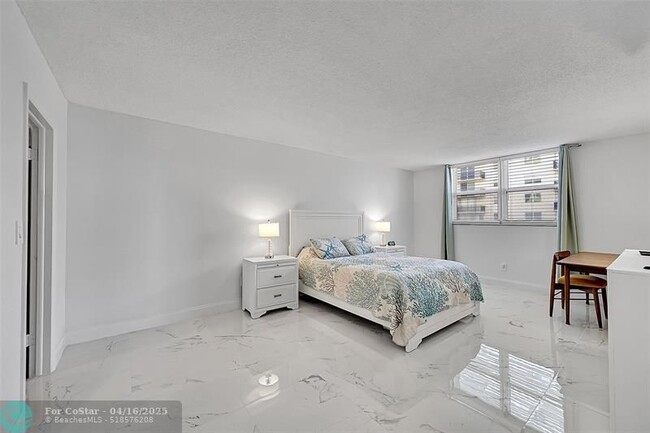 Building Photo - 1401 S Ocean Dr