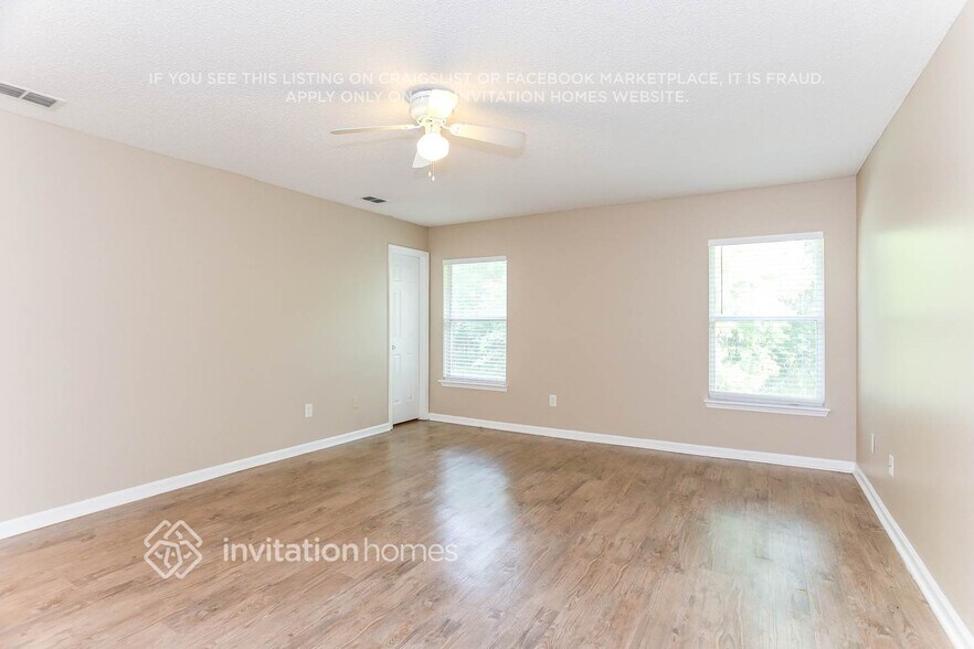 Building Photo - 10939 Apple Blossom Trail E