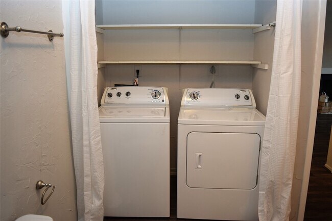 Building Photo - 18511 Egret Bay Blvd