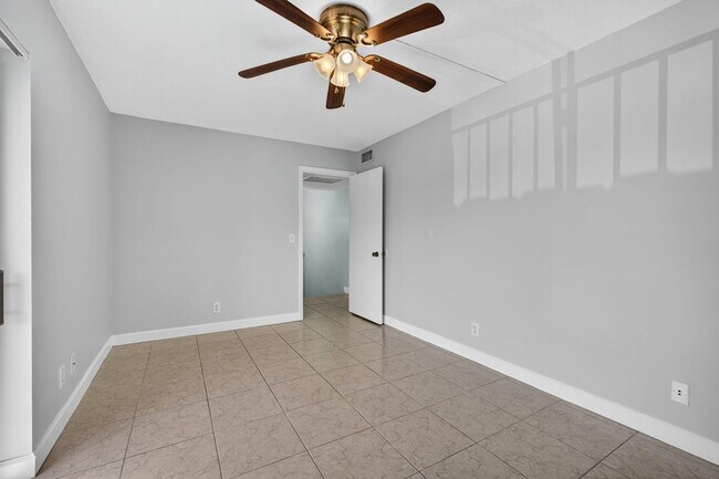 Building Photo - 1590 Forest Lakes Cir
