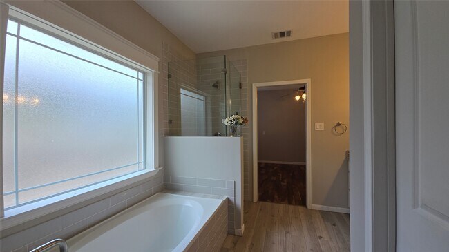 Building Photo - 2117 Marion St