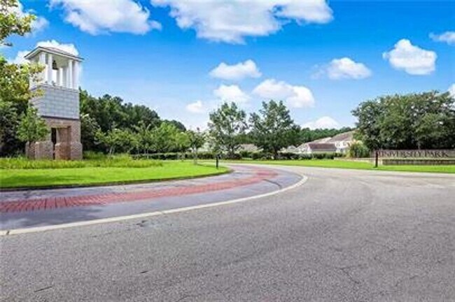 Building Photo - Welcome to University Park