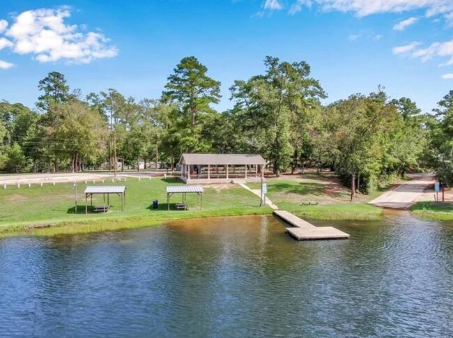 Building Photo - 12373 Royal Green Dr