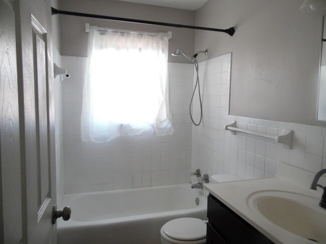 Building Photo - 2157 Cypress Dr