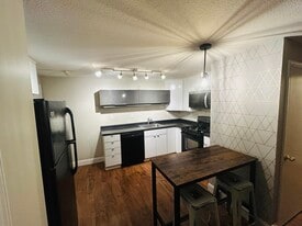 Building Photo - 22 7th Ave