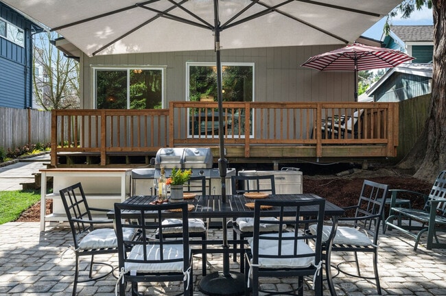 Building Photo - 4459 Brygger Dr W