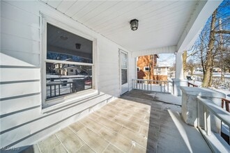 Building Photo - 702 Grace Ave