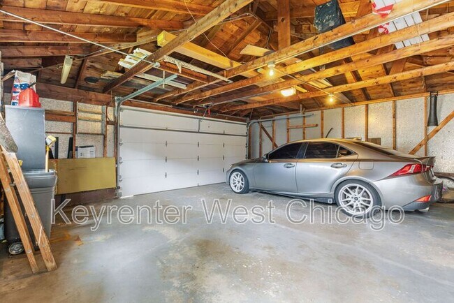 Building Photo - 1003 S Finley Rd