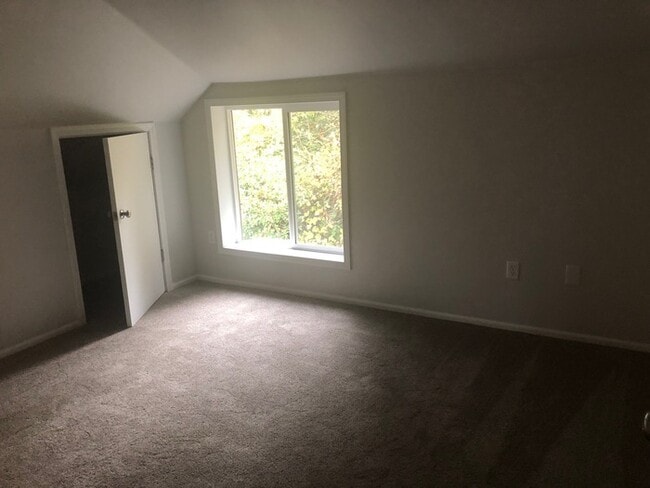 Building Photo - BEAUTIFUL TWO BEDROOM CHARMER LOCATED IN L...