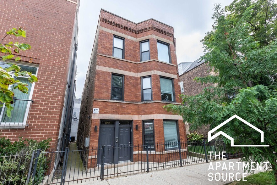 Building Photo - 2019 N Hoyne Ave