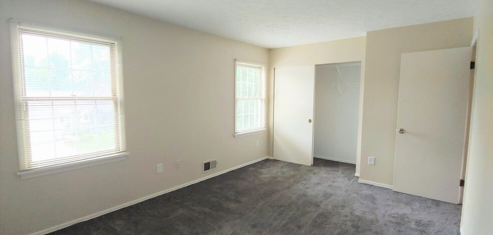 Building Photo - 968 Emily Ln