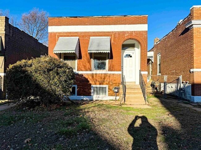 Primary Photo - Nice single family 2 bedroom 1 bath home w...