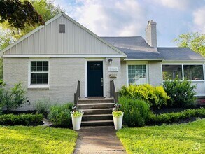 Building Photo - East Grand Rapids Gem: 4-Bedroom, 2-Bath U...