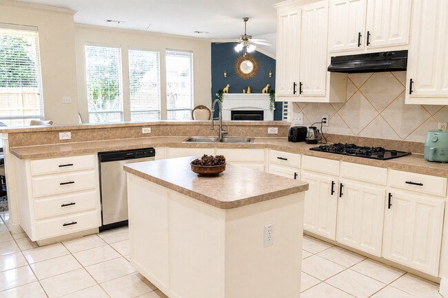 Building Photo - Executive 30+ Day Retreat Mins to AT&T Stadium – Ideal for Mid-Term Stays, Corporate Housing & Di...