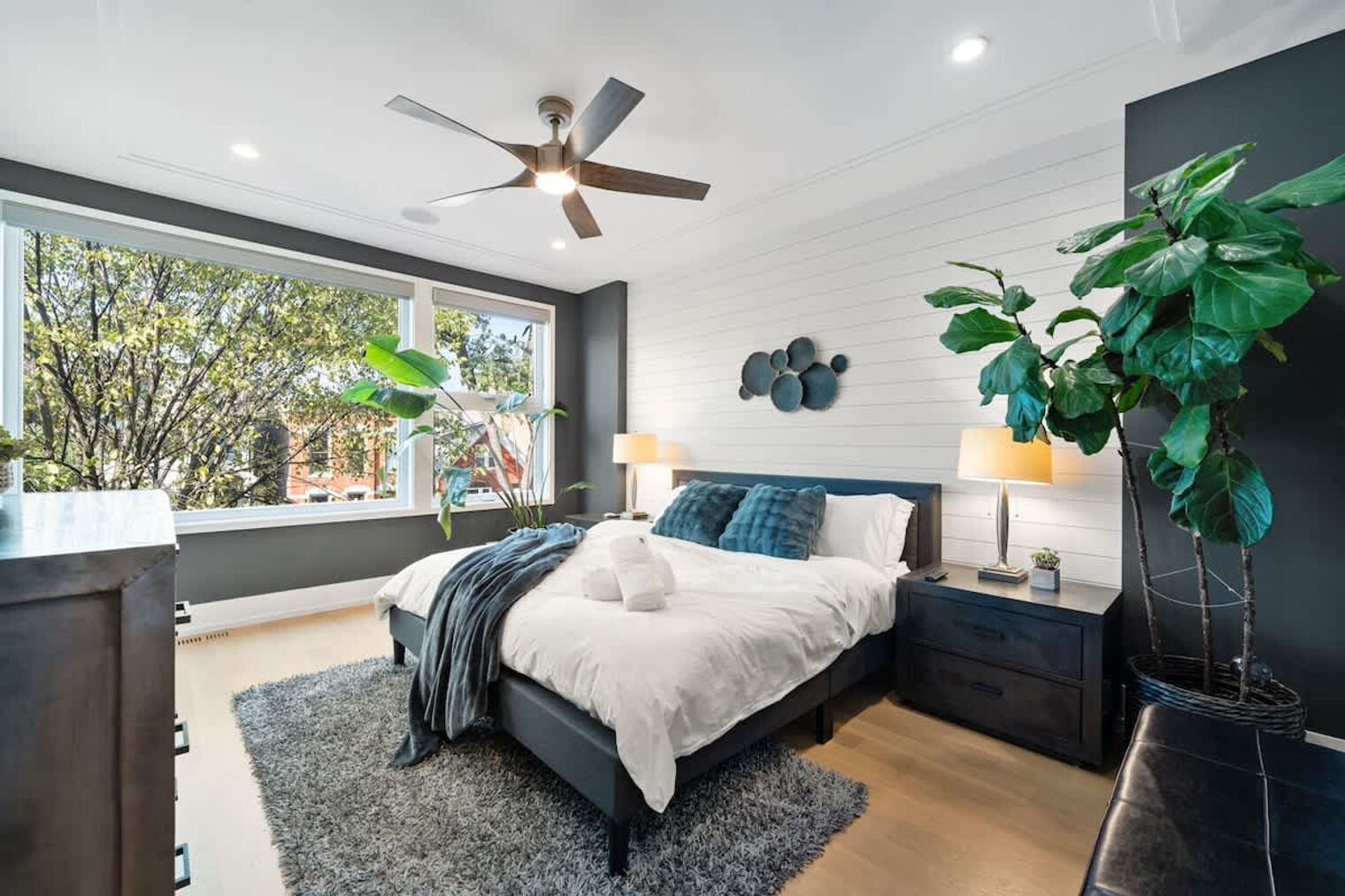 Building Photo - 1307 N Bell Ave