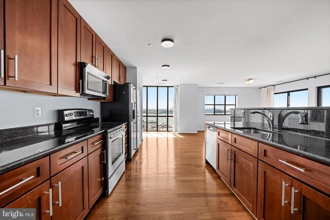 Building Photo - 2702 Lighthouse Point E