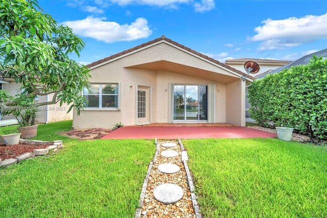 Building Photo - 16411 Sapphire Bend
