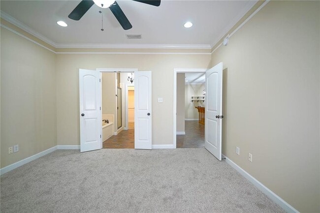 Building Photo - 211 West Dr