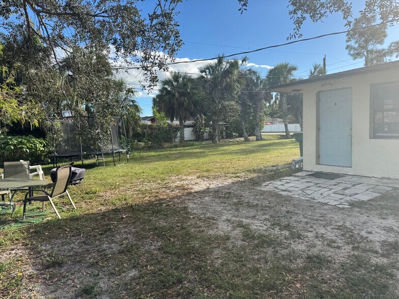 Building Photo - 5406 Sholtz St