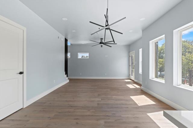 Building Photo - 1116 E Oleander St