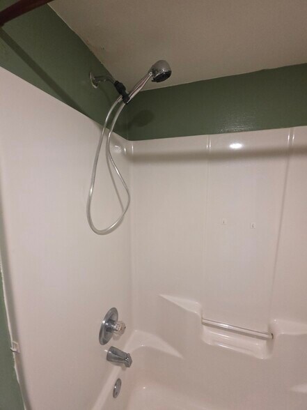 Building Photo - 1601 Big Tree Rd