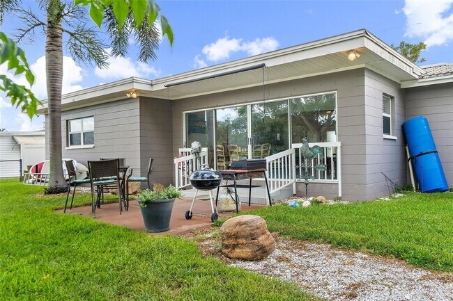 Building Photo - 9298 Sun Isle Dr NE