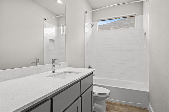 Building Photo - 825 Blackhorse Trl