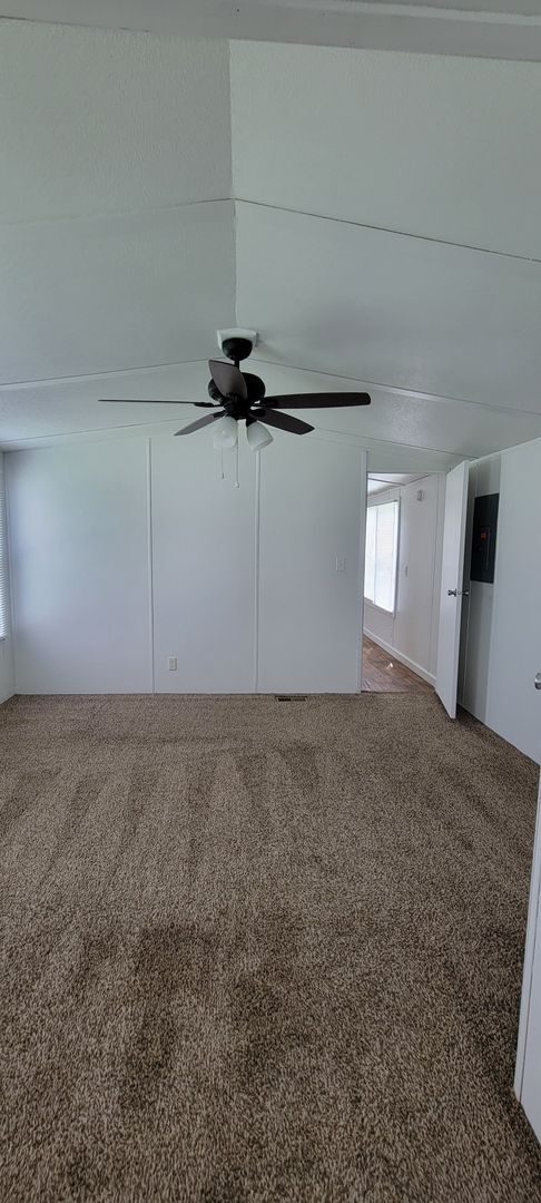Building Photo - Ready to Move in