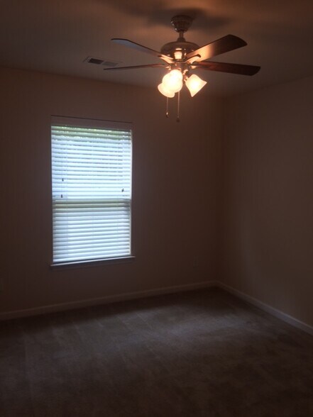 Building Photo - 140 Keaton Brook Drive