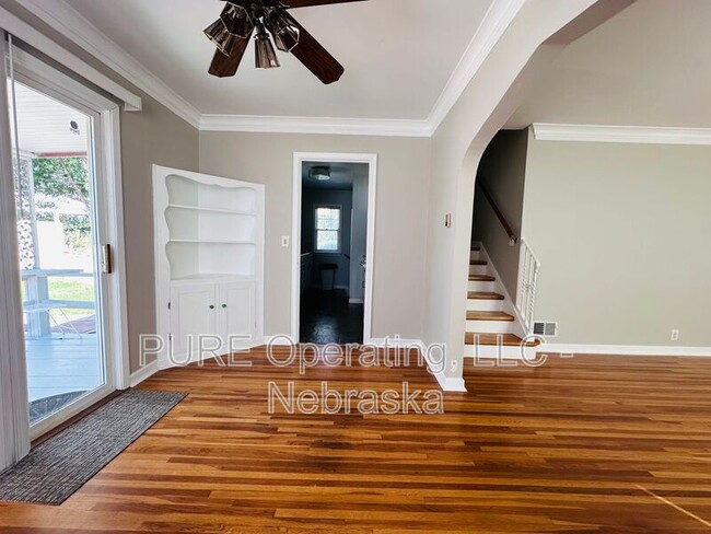 Building Photo - 830 S 54th St