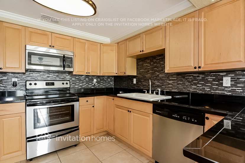 Building Photo - 4048 Sunray Dr