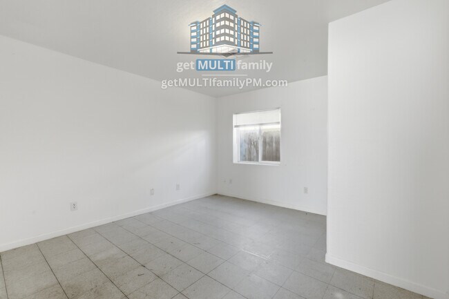 Building Photo - 1224 E Apache St